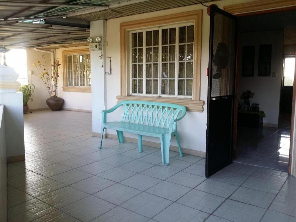 Bridgeview Hotel Laoag Esterno foto